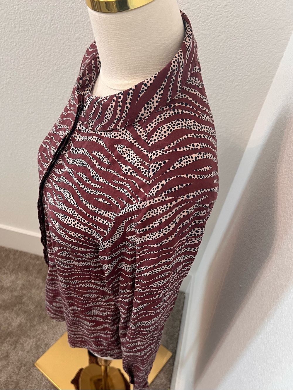 Boden 100% Silk Zebra Print Blouse Burgundy Button Front Long Sleeve Size 4 - Picture 5 of 11